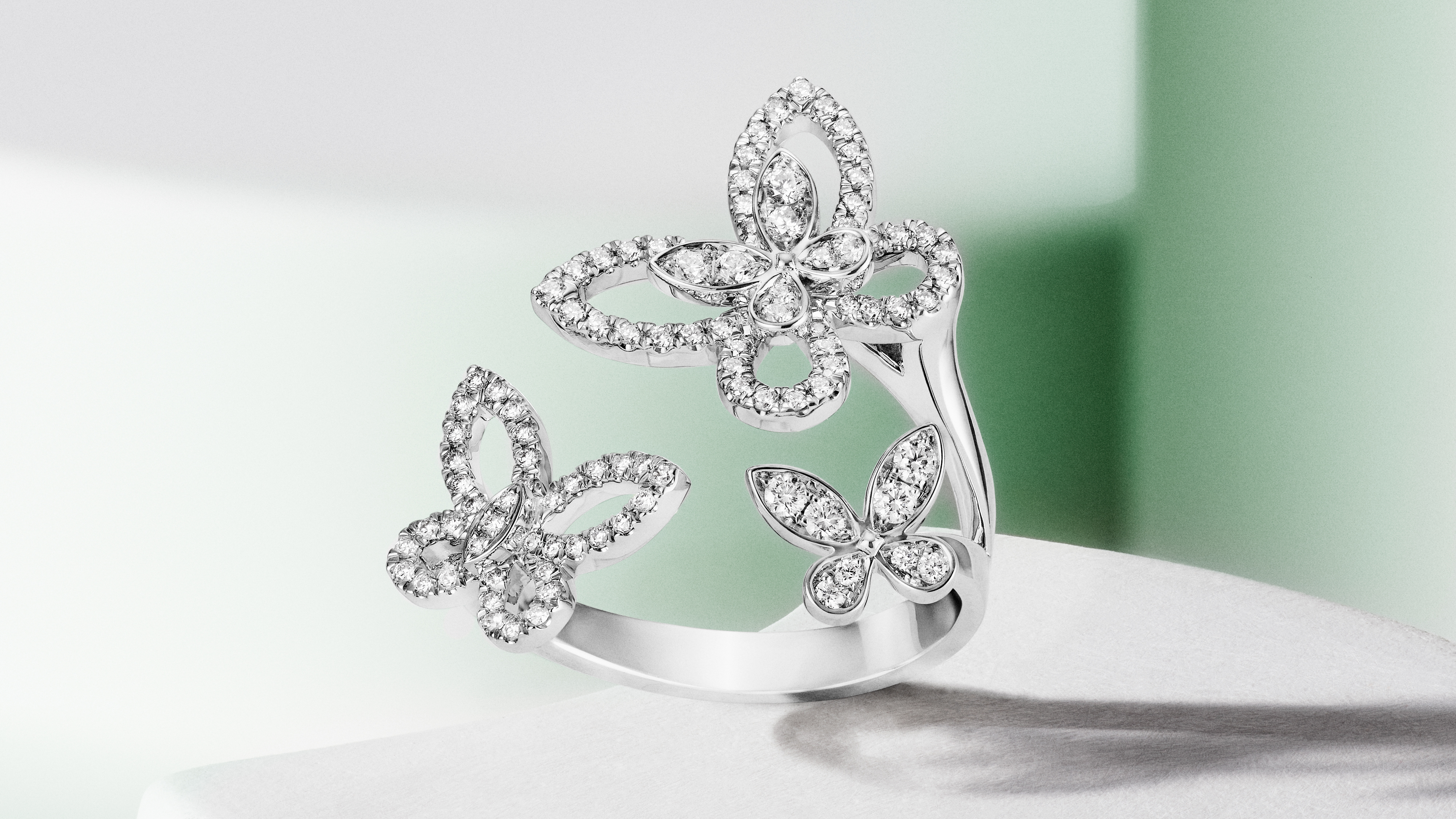 반세기 동안 우아함과 진화를 상징해 온 그라프 버터플라이가 출시 50주년을 기념해 새로운 하이 주얼리 컬렉션을 선보인다.